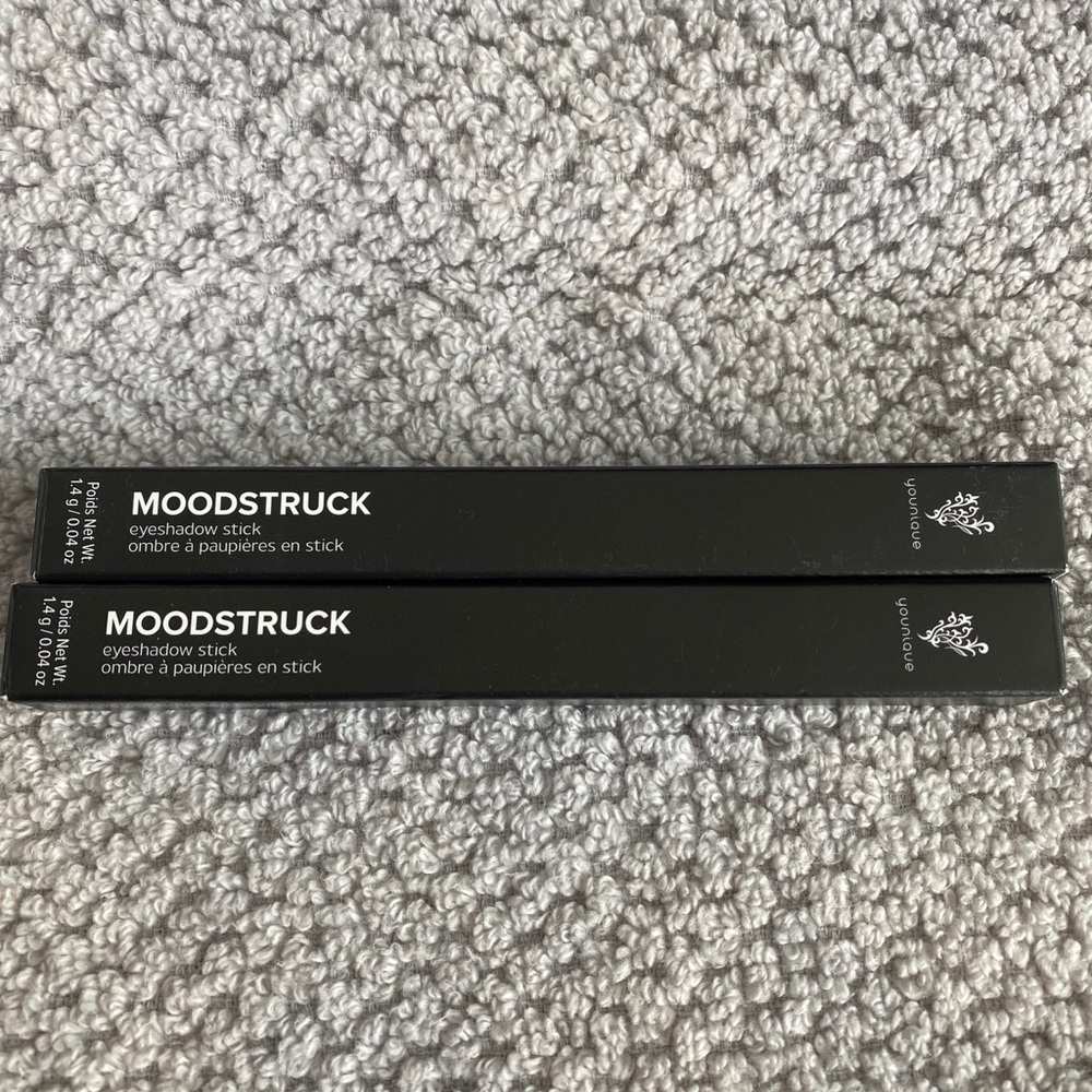 Younique Eyeshadow (2)